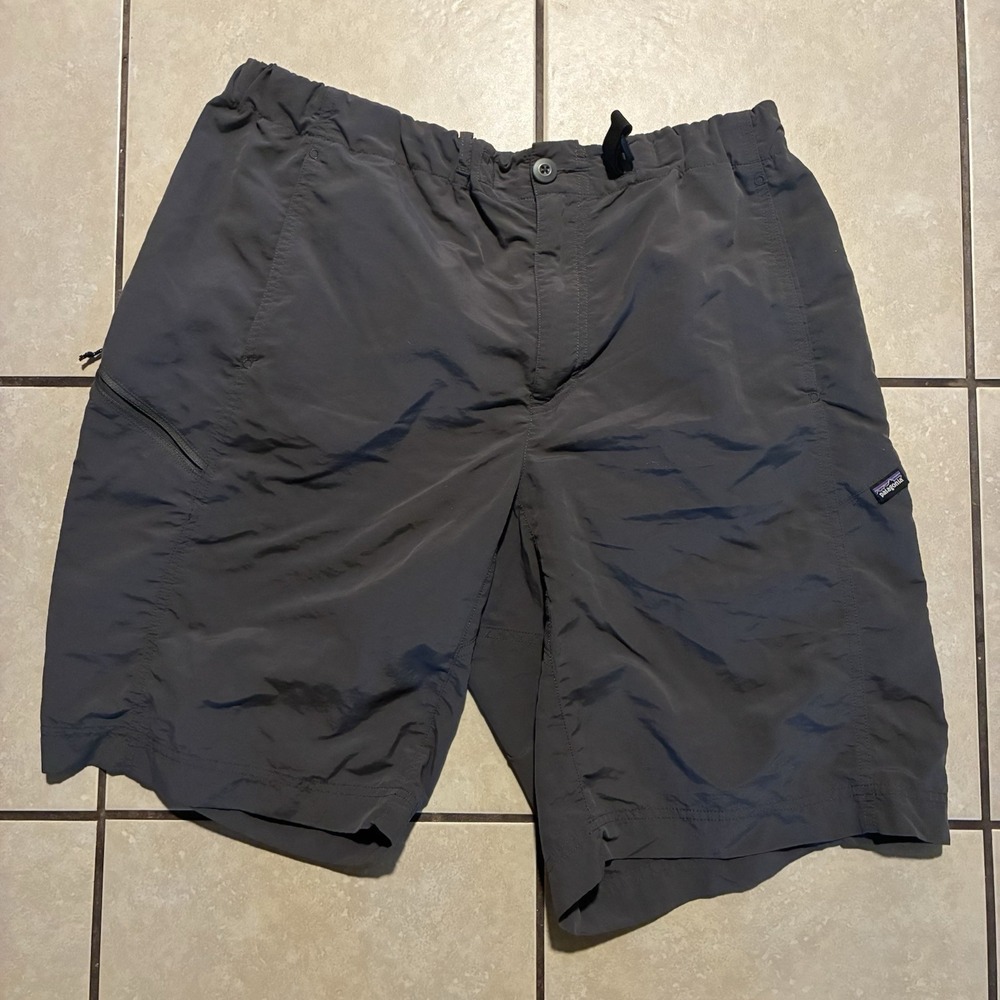Patagonia Men's Large Gray Shorts Outdoor Casual Missing Belt